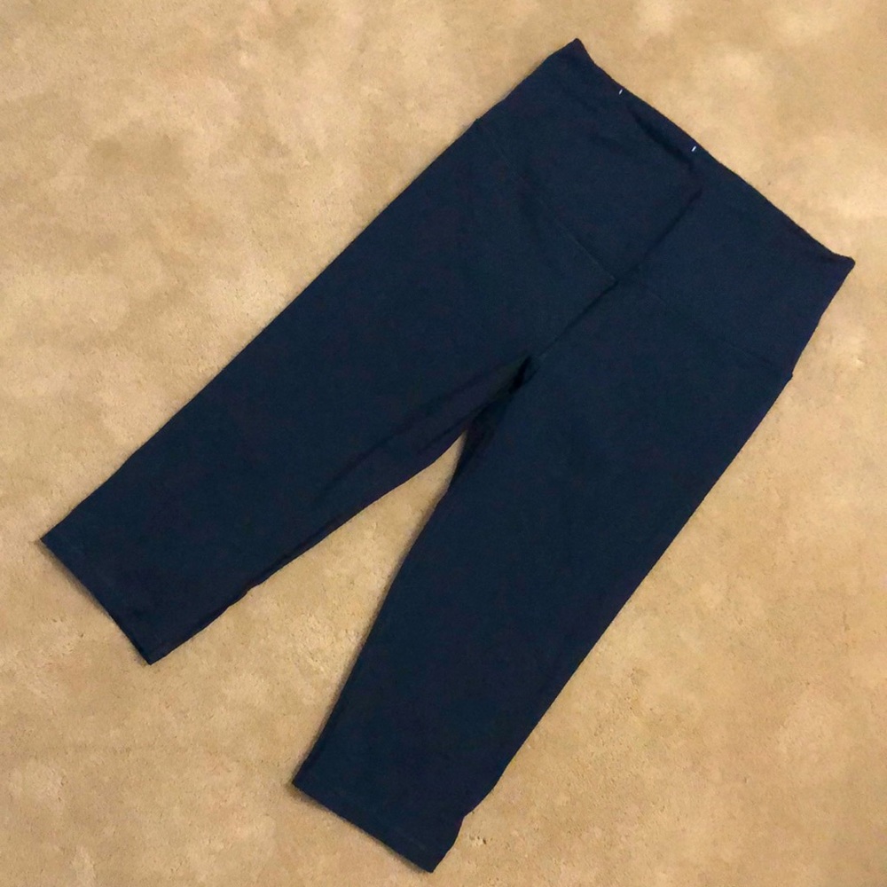 Victoria’s Secret Sport Knockout High Rise Crop